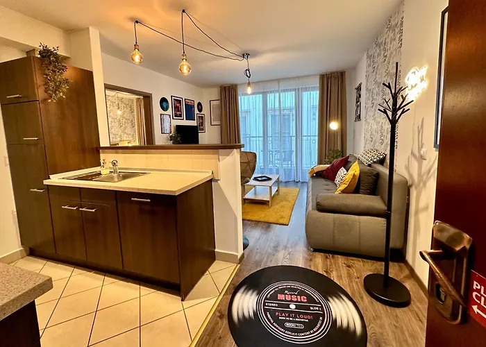 Vinyl Gozsdu Apartments