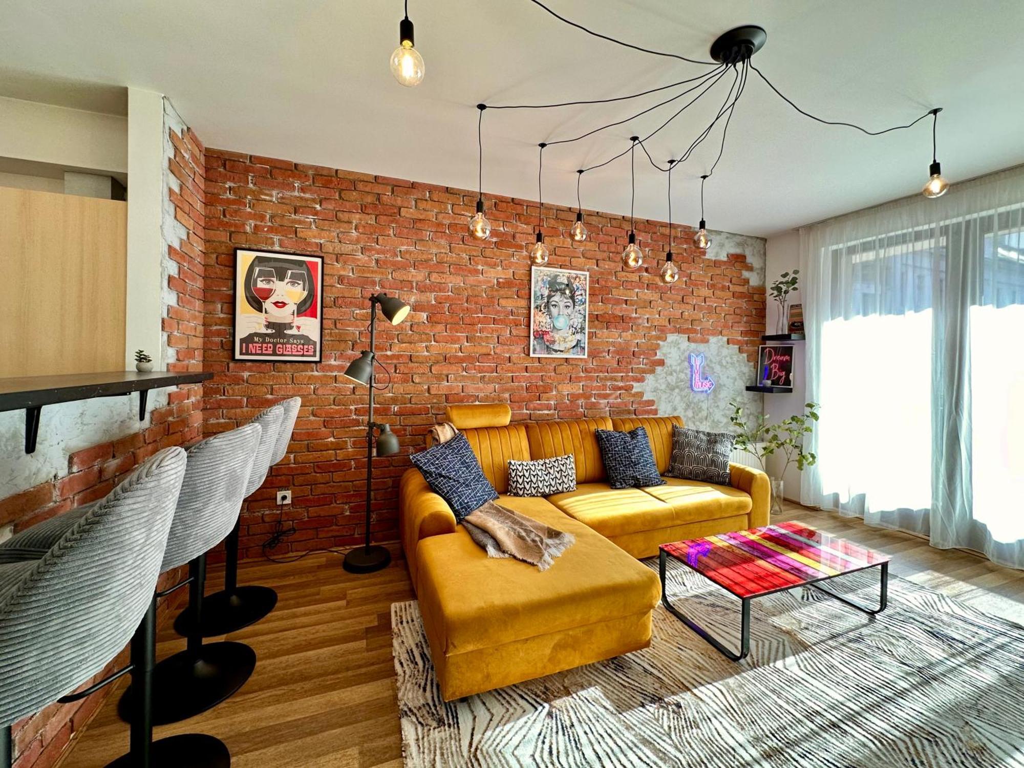 Vinyl Gozsdu Apartament