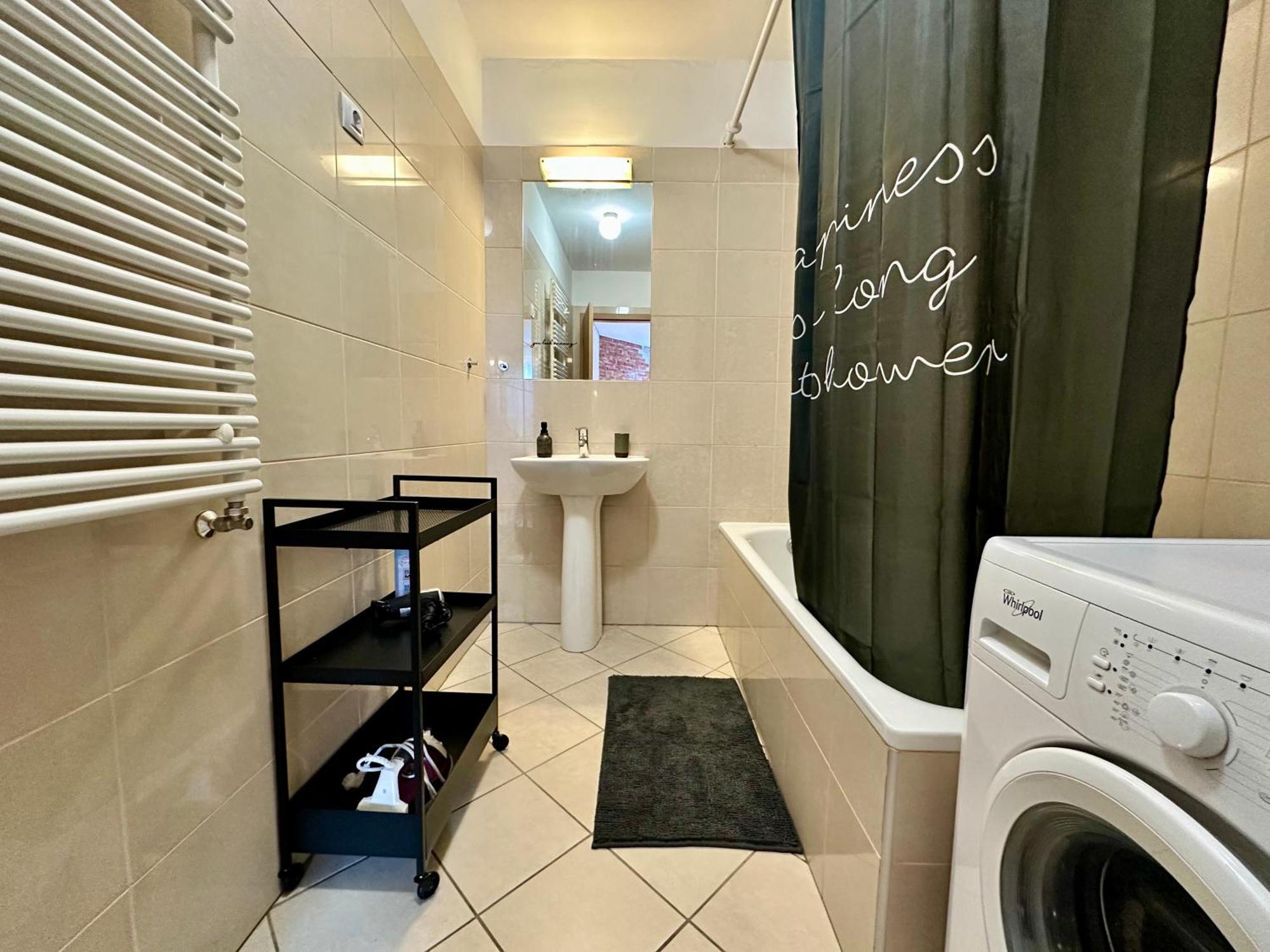 Vinyl Gozsdu Apartament
