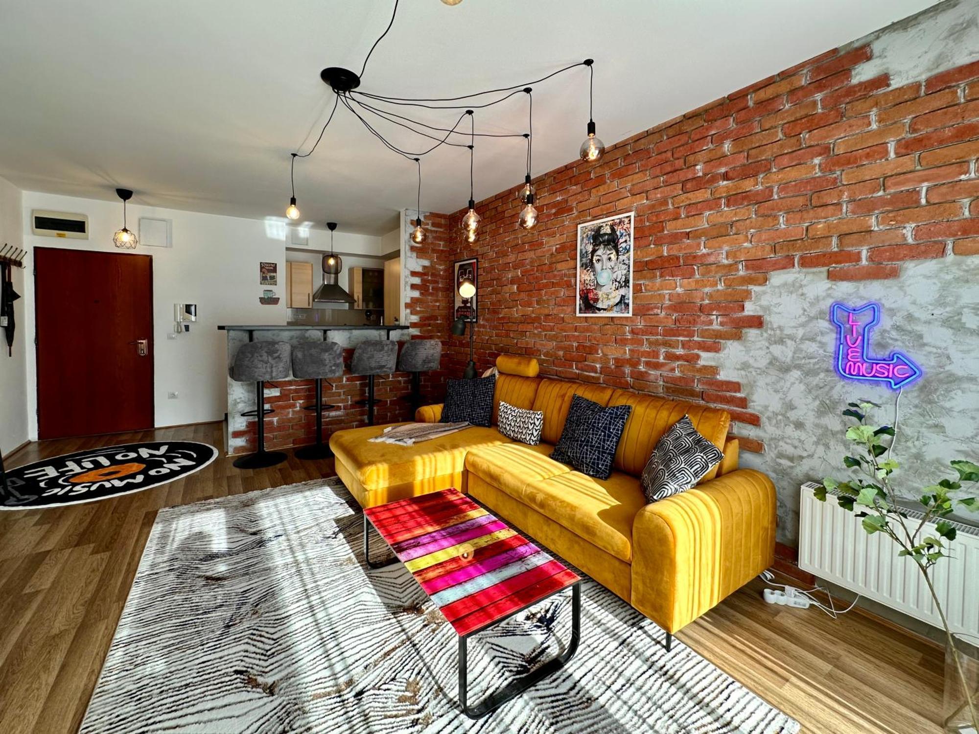 Vinyl Gozsdu Apartament