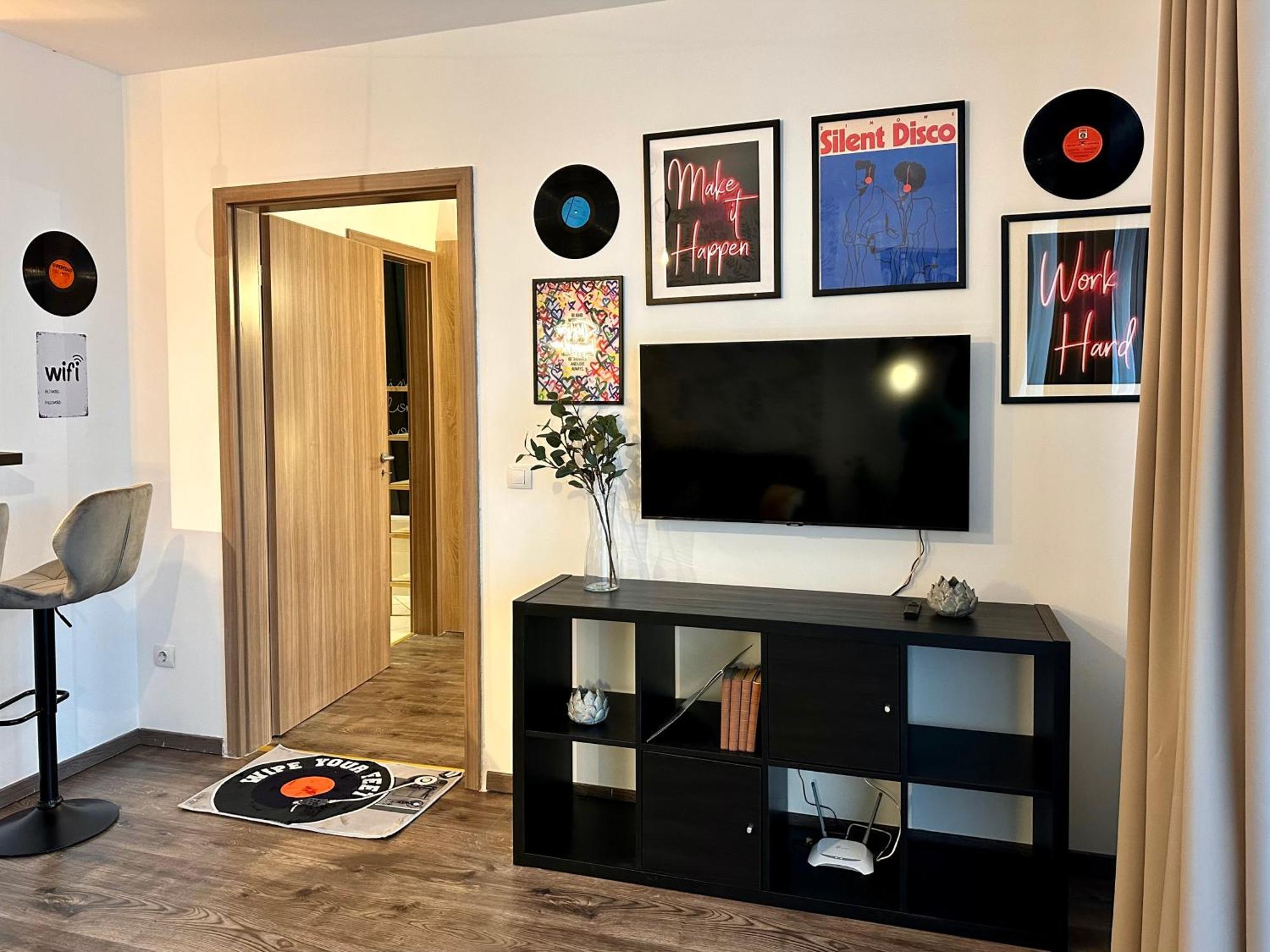 Apartament Vinyl Gozsdu *